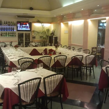 Robinia Hotel 3*