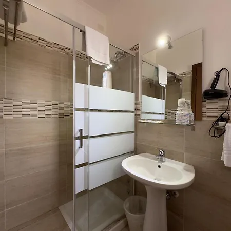Robinia Hotel