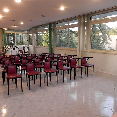 Robinia Hotel 3*
